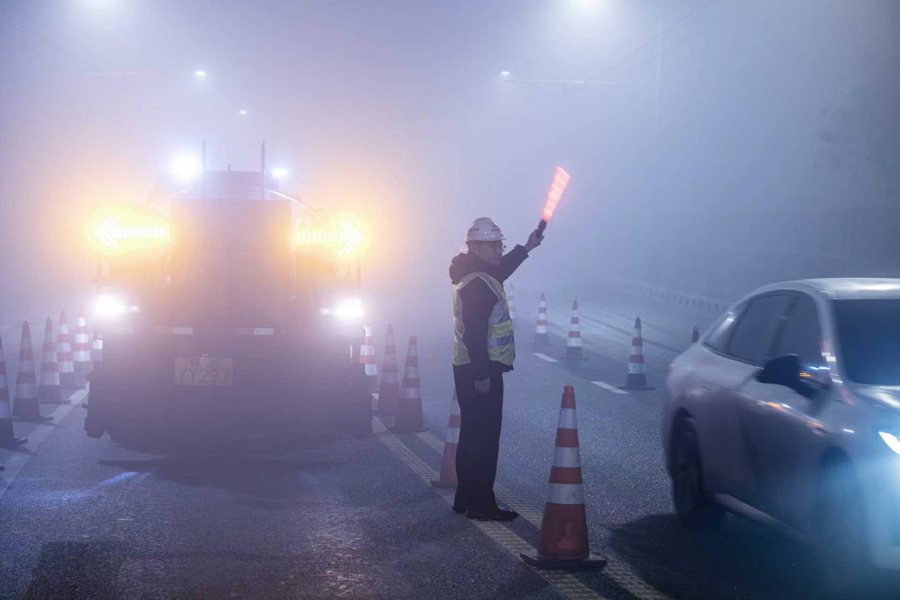 汉马圆满落幕！匠心焕新长江大桥，护航跑者逐梦江城